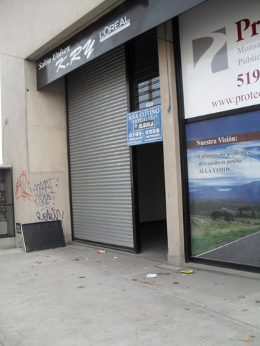 Imagen 2 de 10 de Hermoso Local Comercial, Excelente Ubicacion