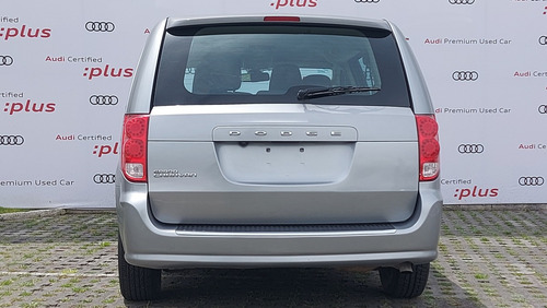 Imagen 4 de 13 de Chrysler Grand Caravan 2018 5p Se V6/3.6 Aut