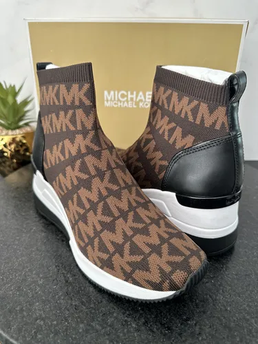Michael kors skyler bootie gold best sale