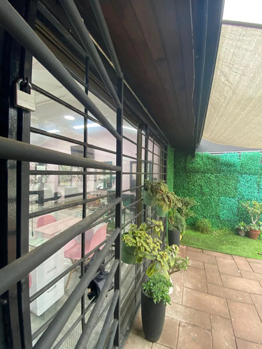 Estupenda Casa Habilitada Como Local Comercial