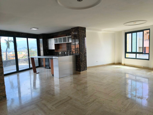Annic Coronado Vende Lujoso Y Moderno Apartamento Duplex En Resd. Lanzarote Ref. 259949