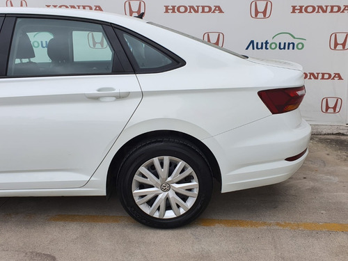 Imagen 4 de 15 de Volkswagen Jetta Trendline T/a 2019