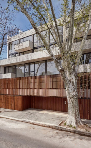 Cochera Cubierta. Caba. Saavedra. Edificio De Categoría.