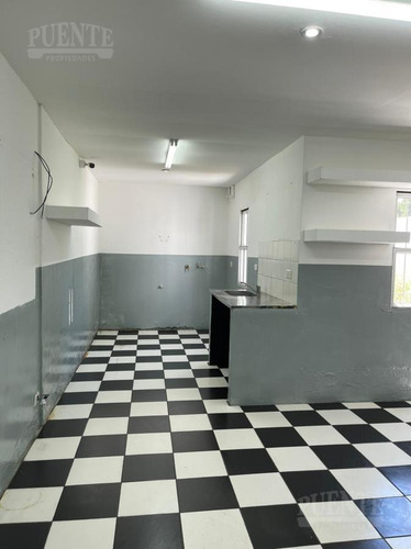 Imagen 5 de 17 de Galpon A La Venta Con Renta Sobre Avenida Dreyer Al 4500
