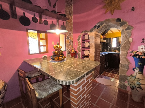 Casa En Venta Tipo Posada Estilo Medieval En Safari. (hg)