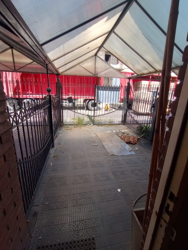 Dúplex De 3 Ambientes Con Entrada De Auto Cubierta