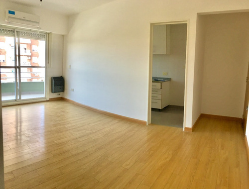 Imagen 3 de 14 de Departamento De 2 Ambientes Con Cochera En Venta - Zeballos 3600, Sarandí - Torres Del Sur