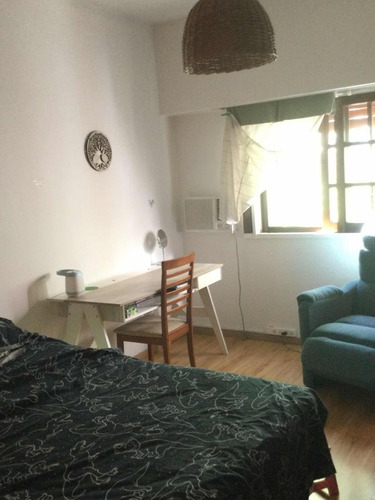 Casa En Venta - 4 Dormitorios 2 Baños - Cochera - 310mts2 - Villa Sarmiento, Morón