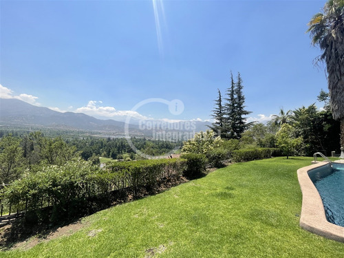 Casa En Venta De 5 Dorm. En Lo Barnechea Las Lomas