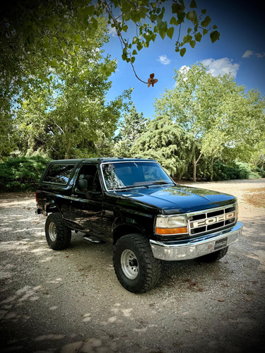 Ford Bronco V8