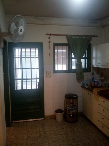 Imagen 9 de 9 de Casa De 4 Ambientes, Garage, Quincho Con Parrilla.-