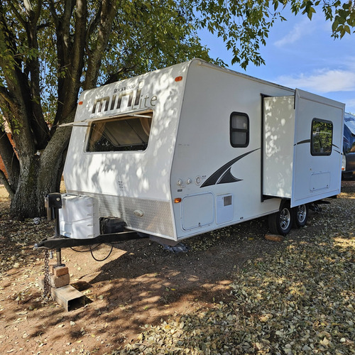 Rv Mini Lite Listo Para La Aventura , Vivir O Viajar?
