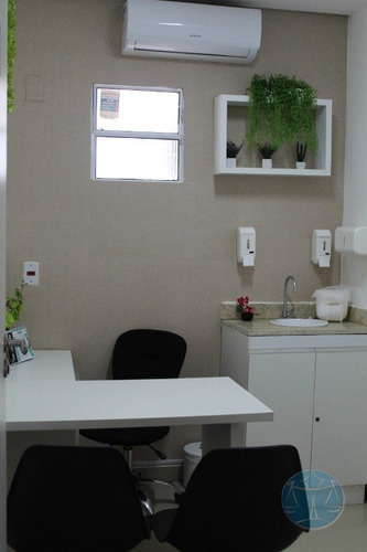 Imagem 8 de 15 de Casa Comercial No Tirol - V-11531