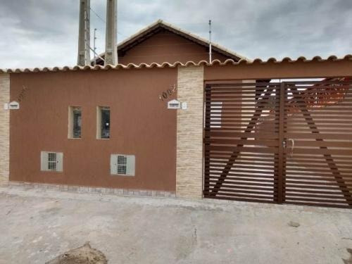 Imagem 1 de 10 de Casa Medindo 125 M², Com 2 Quartos Em Itanhaém-sp 7474pc