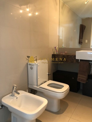 Apartamento En La Brava, De 3 Dormitorios Cuenta Con Excelentes Servicios, Vista Plena Al Mar - Consulte!!!!!!!!-ref:2383