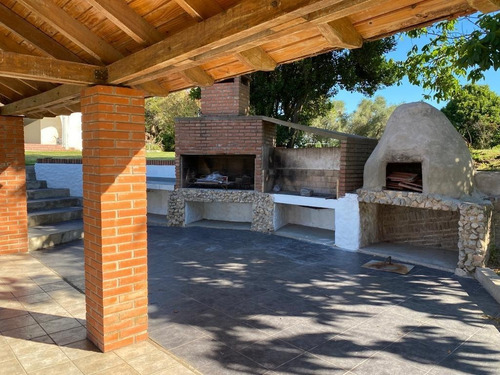 Imagen 8 de 29 de Extensa Casa Quinta Sobre El Rio Paraná