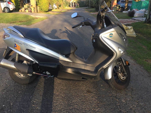Suzuki Burgman 200