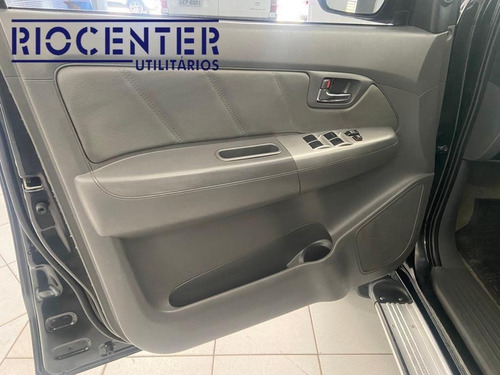 Imagem 10 de 13 de Toyota Hilux Srv 2013/2013 Automatica