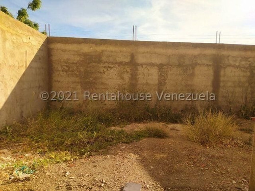 Imagen 9 de 11 de Townhouse En Venta Ubicado En Buena Zona De La Ciudad De Punto Fijo