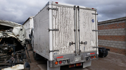 Isuzu 400 2012 (ojo Por Partes)
