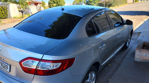 Renault Fluence 2.0 Dynamique Hi-flex 4p