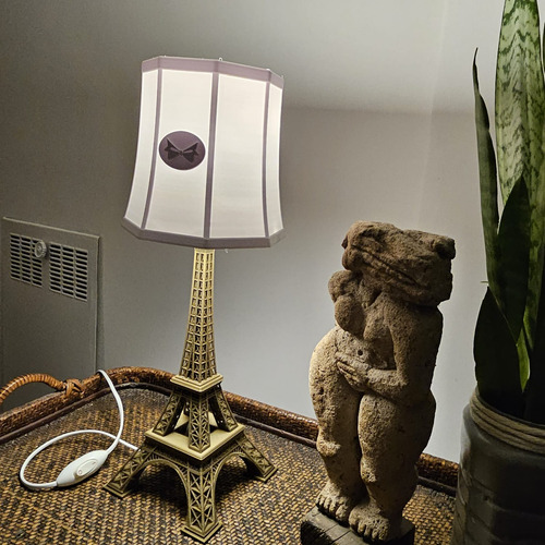 Lámpara Velador Mesa Paris Torre Eiffel 40 Cm, 220v 3d Bronce Blanco