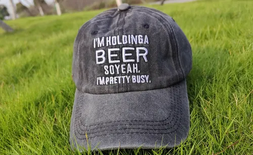Gorra Vaquera Ajustable Retro Con Cerveza En Mano