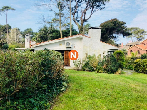 Casa A La Venta En Pinares- Ref: 215595