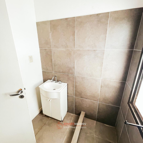 Duplex En Venta/alquiler En Villa Allende - 2 Dormitorios - Cochera, Asador Y Pileta - Seguridad
