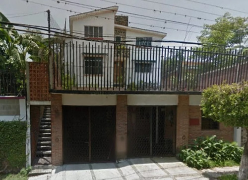 Casa En Remate Bancario En Burgos, Cuernavaca Con Alberca Vm