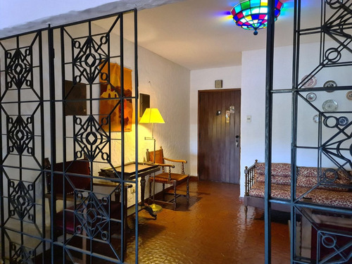Chalet Estilo Español 5 Amb. En Piñeyro-avellaneda