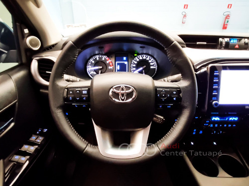 Toyota Hilux 2.8 D-4D TURBO DIESEL CD SRX 4X4 AUTOMÁTICO