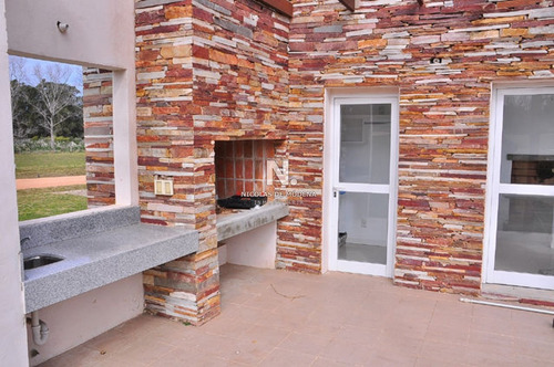 Casa En Barrio Privado **************financiado Hasta En 36 Cuotas Entregando 50% Contado -ref:4197