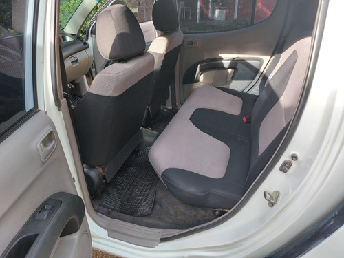 Imagen 17 de 18 de Mitsubishi L200 2.5 4d56 Liso A/c