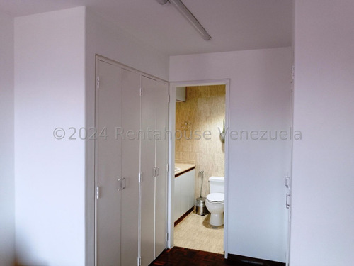 Alquiler De Departamento En Colinas Bello Monte #25-15077