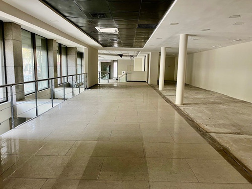 Local Comercial Sector Metro Los Leones