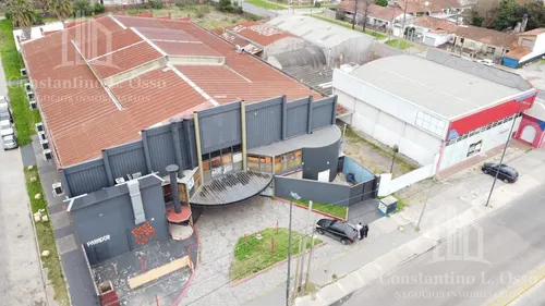 Locales - Terreno En Venta - 7074 M2 -