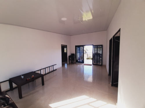 Casa Finca De 2800m2, Silvania, Cundinamarca