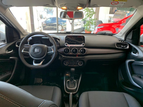 Imagen 3 de 16 de Fiat Cronos 1.8 16v Precision At6 Pack Premium
