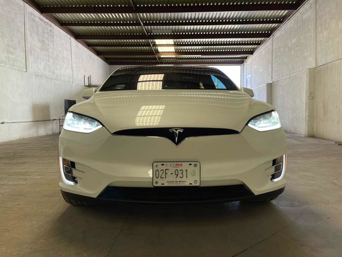 Imagen 4 de 13 de Tesla