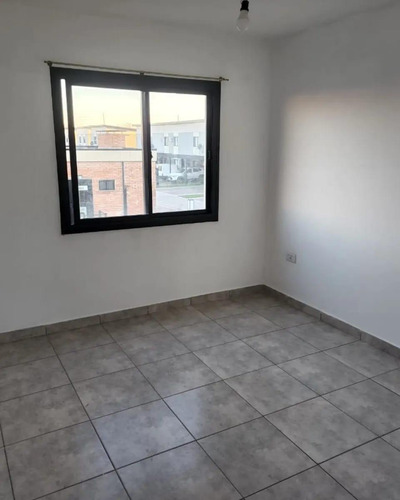 Dúplex En Venta - 2 Dormitorios 2 Baños - Cocheras - 88mts2 - Moreno
