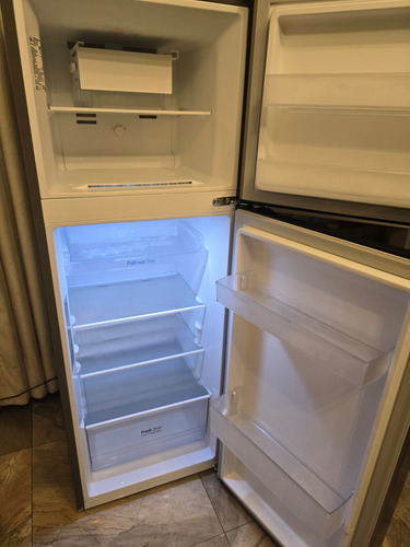 Refrigeradora LG Top Freezer Gt24bpp Inverter 241l Plt. (Usado)