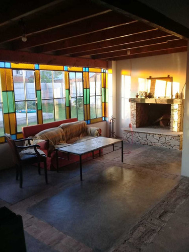 Imagen 3 de 6 de Casa Con 3 Dormitorios.