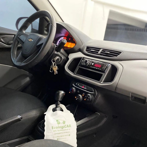 Imagem 6 de 7 de Chevrolet Onix Hatch Joy 1.0 8v Flex 5p Mec. 2017/2018