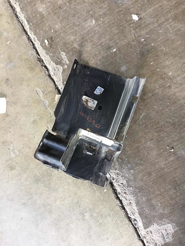 Soporte Rigido Def Del Rh Chevrolet Express 2021 15757010 (Usado)