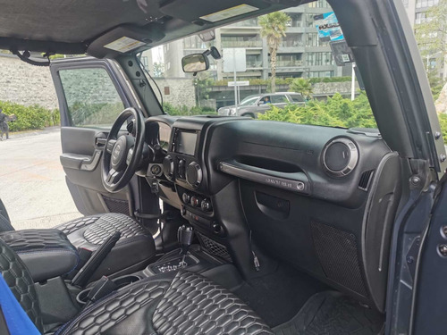 Imagen 13 de 15 de Jeep Wrangler 2017 3.7 Unlimited Sport 3.6 4x4 At