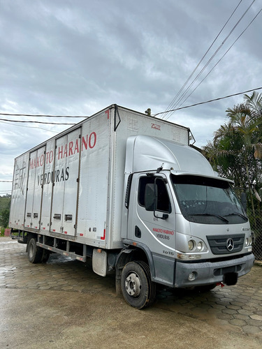 Accelo 1016, Baú 7,65 Comprimento