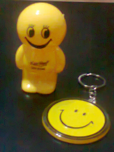 Muñeco Sacapunta + Llavero Smile Carita Feliz Emoji Retr Kxz (Usado)