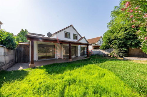 Casa En Venta De 4 Dorm. En Colina