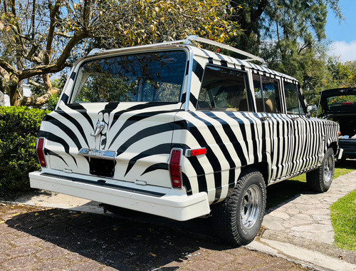Jeep Wagoneer